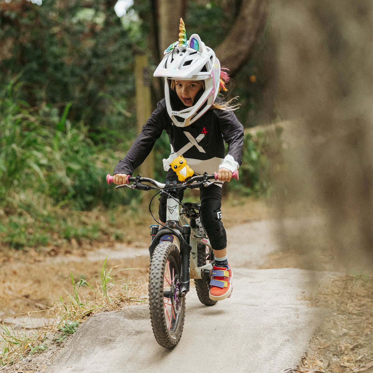 G-Form X4 MTB Knee Guards (Youth)