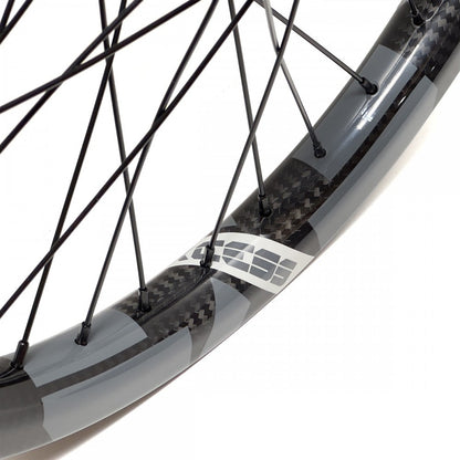 Excess EXE-3 CL 406 carbon wheelset detail
