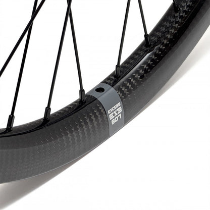 Excess EXE-3 CL 507 carbon wheelset detail